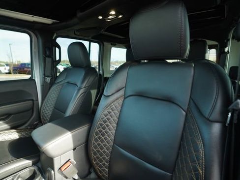 Used 2021 Jeep Wrangler Unlimited Sahara image 35