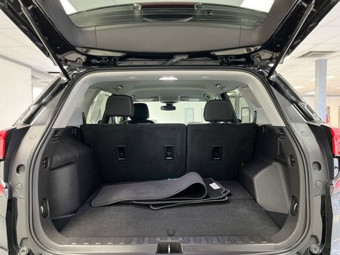 Used 2024 GMC Terrain SLE AWD/4WD image 11