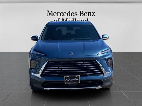 Used 2025 Buick Enclave Preferred image 2