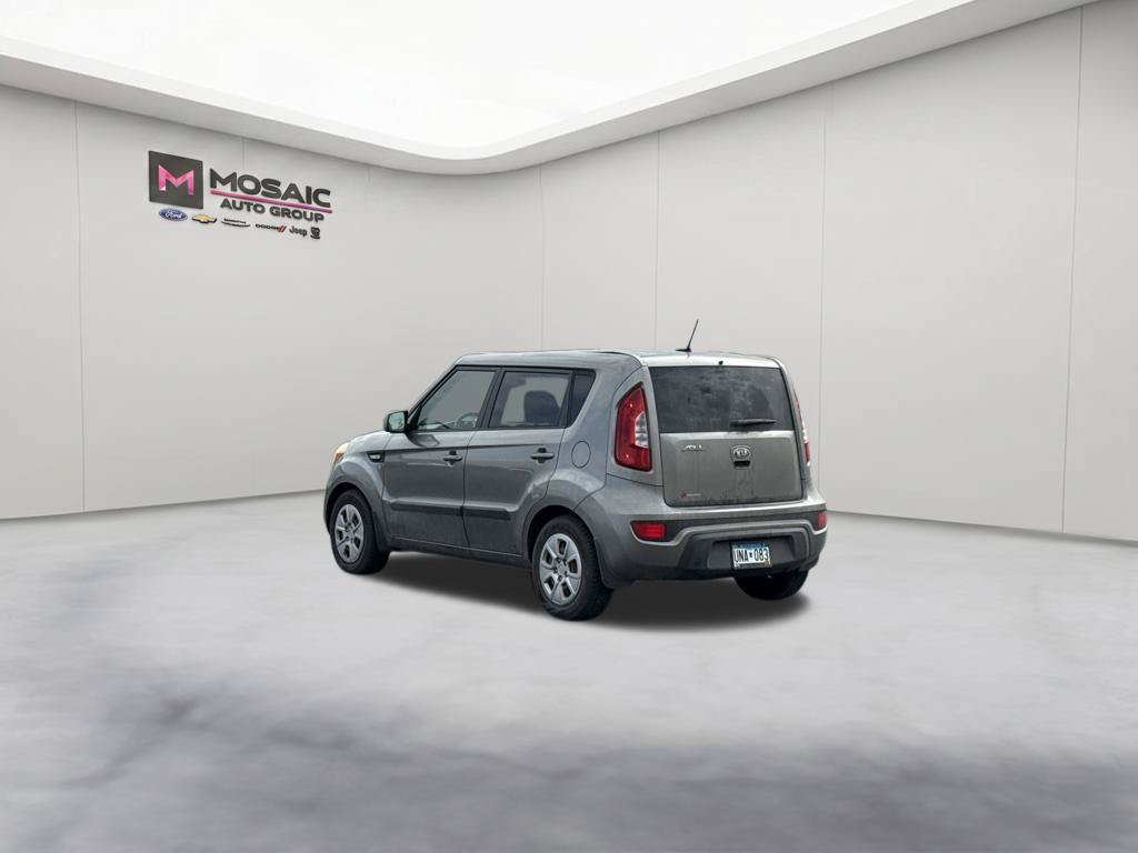 Used 2013 Kia Soul FWD image 7