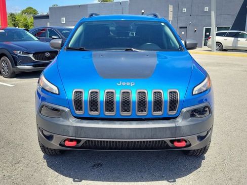 Used 2018 Jeep Cherokee Trailhawk AWD/4WD image 6