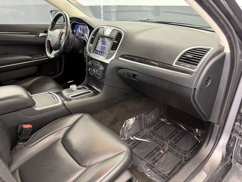 Used 2019 Chrysler 300 Limited image 51