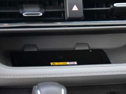 Certified 2023 Toyota Highlander XLE image 29