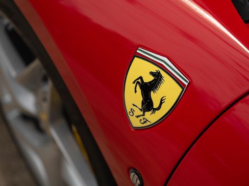 Used 2023 Ferrari F8 Tributo RWD image 16