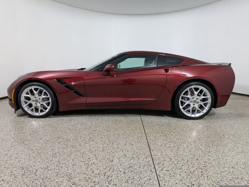Used 2018 Chevrolet Corvette Stingray Coupe w/ 2LT Preferred Equipment Group image 4