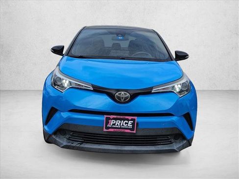 Used 2019 Toyota C-HR XLE FWD image 2