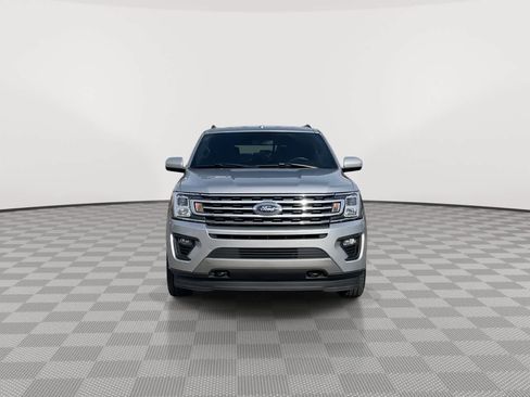 Used 2019 Ford Expedition XLT image 3