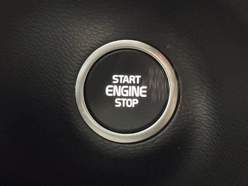 Used 2021 Volvo XC40 T4 R-Design w/ Climate Package image 23