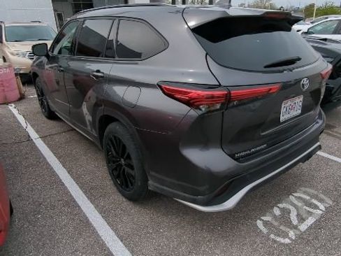 Used 2023 Toyota Highlander XSE image 9