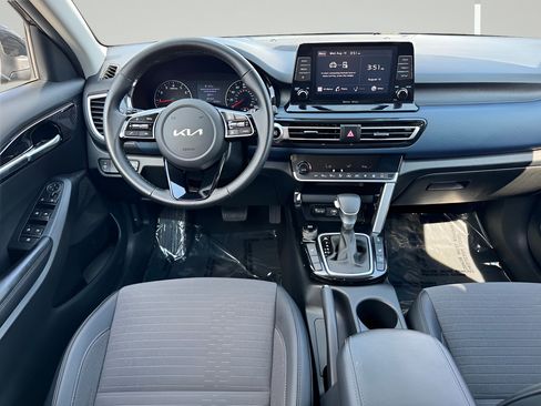 Used 2023 Kia Seltos S AWD/4WD image 5