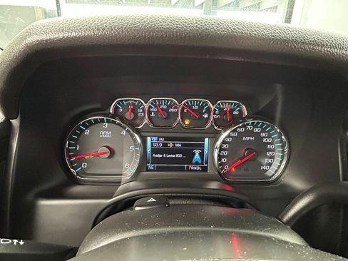 Used 2020 Chevrolet Suburban LT RWD image 35