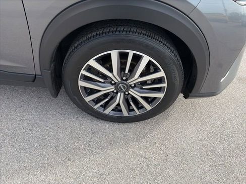 Used 2023 Nissan Kicks SV image 34