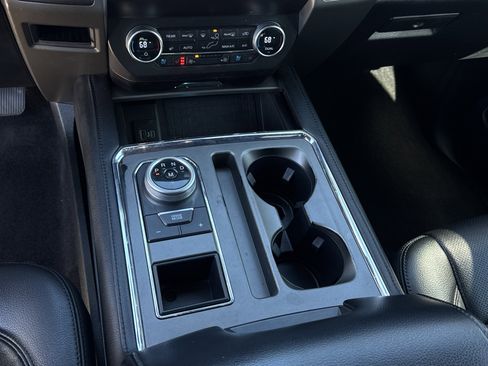 Certified 2021 Ford Expedition XLT image 18