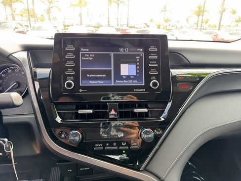 Used 2023 Toyota Camry SE FWD image 13