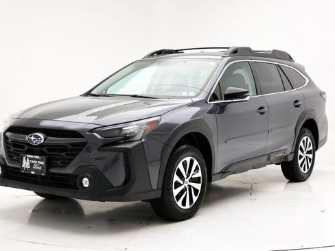 Used 2024 Subaru Outback Premium AWD/4WD image 2