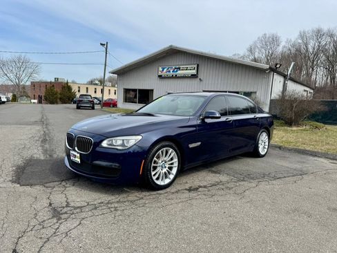 Used 2015 BMW 750Li xDrive image 2