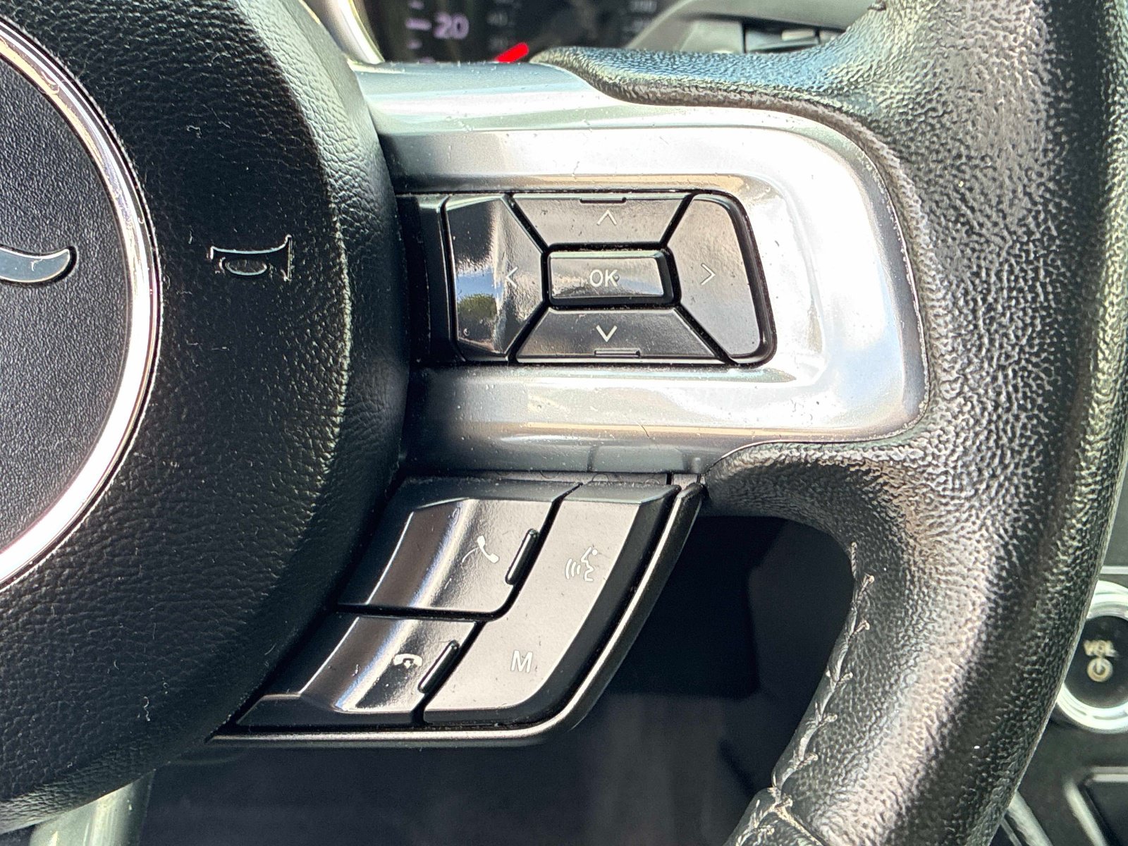 Used 2019 Ford Mustang Coupe RWD image 23