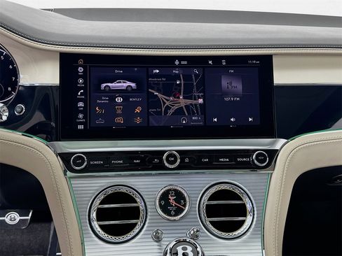 Used 2024 Bentley Continental GT image 13