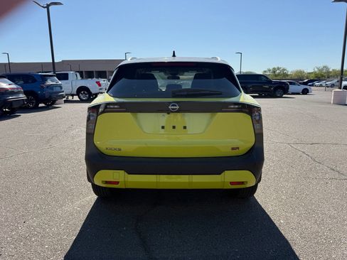 Used 2025 Nissan Kicks SR FWD image 6