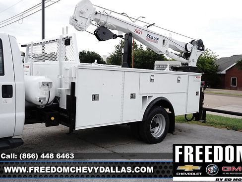 Used 2014 Ford F550 4x4 Regular Cab Super Duty image 8