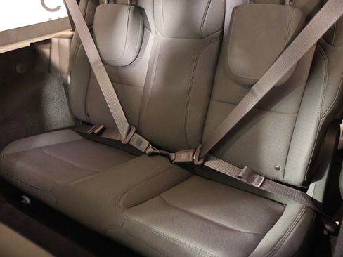 Used 2022 Jeep Wrangler Sport image 11