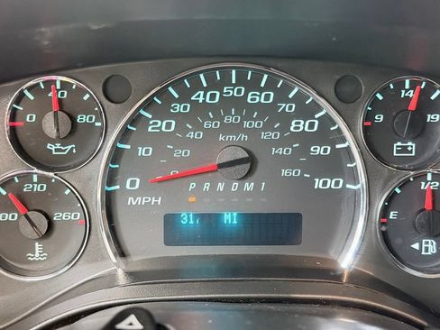 Used 2017 GMC Savana 2500 RWD image 31