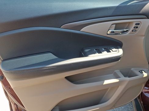 Used 2022 Honda Pilot Special Edition image 12