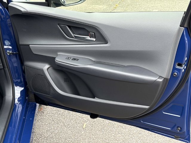 Used 2027 Toyota Prius XLE FWD image 8