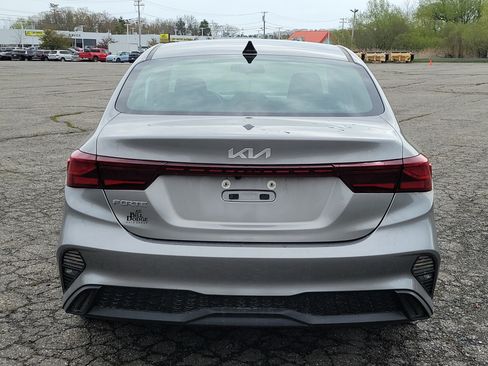 Used 2023 Kia Forte LXS FWD image 6