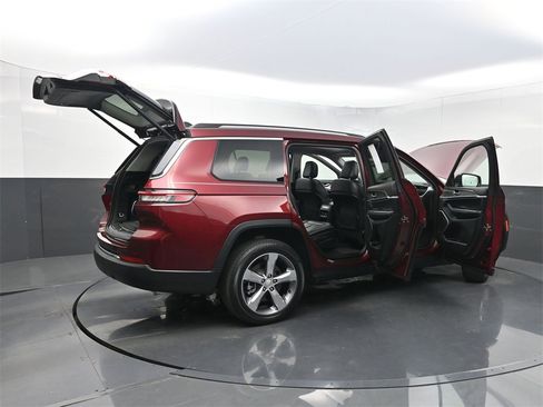 Used 2021 Jeep Grand Cherokee L Limited image 47