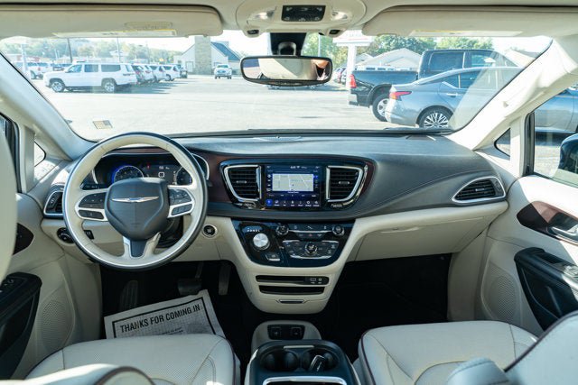 Used 2020 Chrysler Pacifica Limited FWD image 29