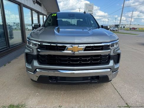 Used 2024 Chevrolet Silverado 1500 LT AWD/4WD image 3