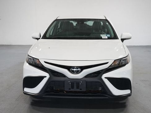 Used 2024 Toyota Camry SE FWD image 2