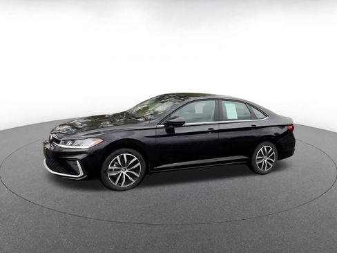 Used 2025 Volkswagen Jetta SE image 9