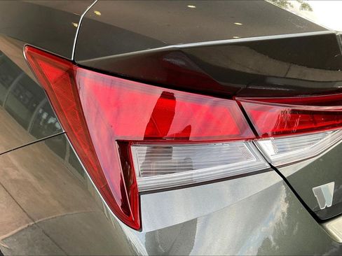 Used 2024 Hyundai Elantra SEL FWD image 22