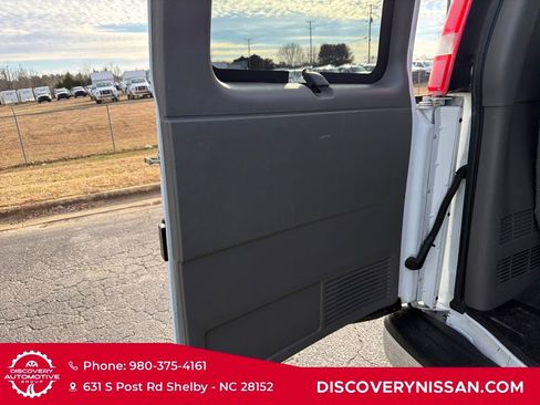 Used 2017 Chevrolet Express 3500 LT w/ LT Preferred Equipment Group image 26