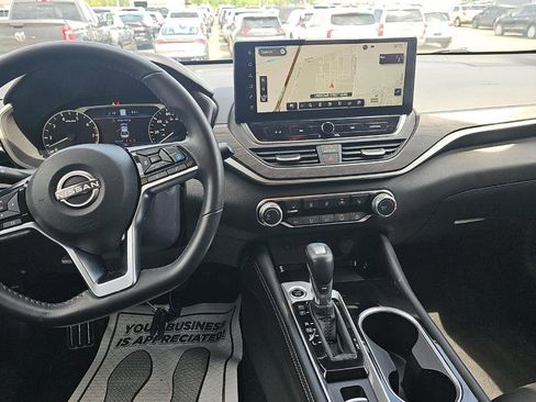 Used 2023 Nissan Altima 2.5 SV w/ SV Premium Package AWD/4WD image 14