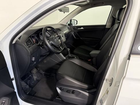 Used 2018 Volkswagen Tiguan SEL AWD/4WD image 17