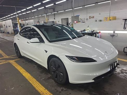 Used 2024 Tesla Model 3 Long Range RWD image 5