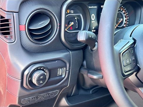 New 2025 Jeep Gladiator Rubicon w/ Convenience Group image 11