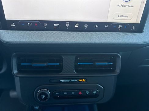 Certified 2025 Ford Maverick XLT w/ XLT Luxury Package image 19