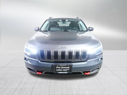 Used 2019 Jeep Cherokee Trailhawk AWD/4WD image 2