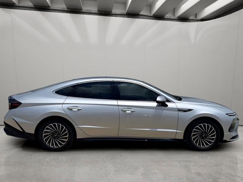 Used 2024 Hyundai Sonata Limited FWD image 6