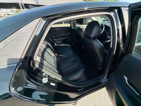 Used 2023 Hyundai Elantra SEL FWD image 27