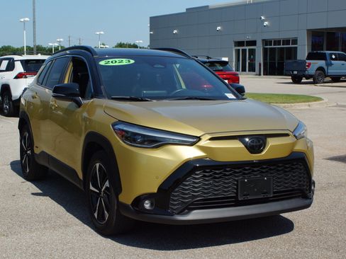 Used 2023 Toyota Corolla Cross AWD Hybrid image 23