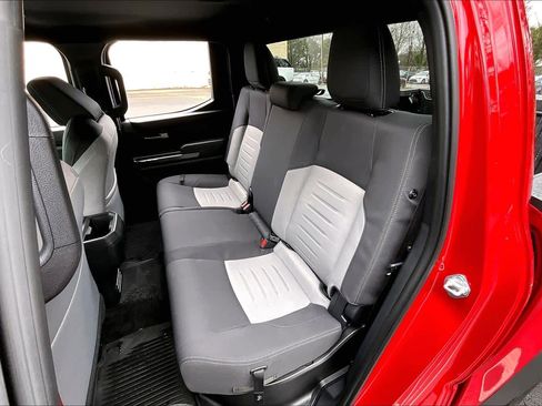 Used 2025 Toyota Tacoma TRD Off-Road image 18