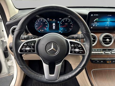 Used 2021 Mercedes-Benz GLC 300 4MATIC image 24