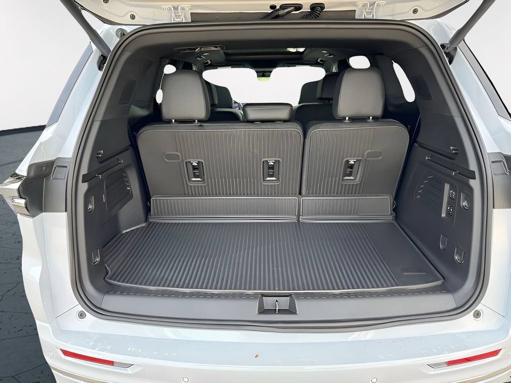 New 2026 Buick Enclave Avenir w/ Super Cruise Package FWD image 7