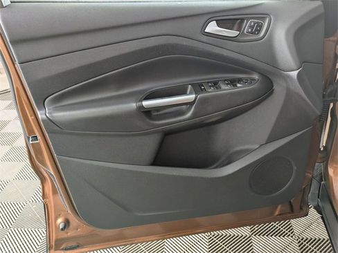 Used 2017 Ford Escape Titanium w/ Canadian Touring Package image 12