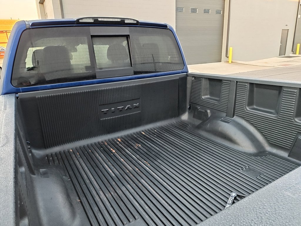 Used 2018 Nissan Titan SV w/ SV Convenience Package AWD/4WD image 7